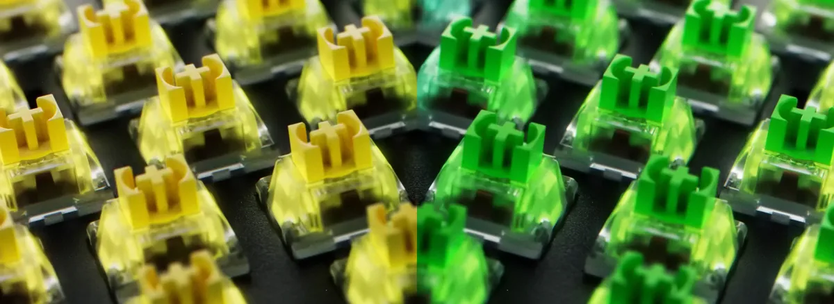 BlackWidow V4 מתגים מכניים